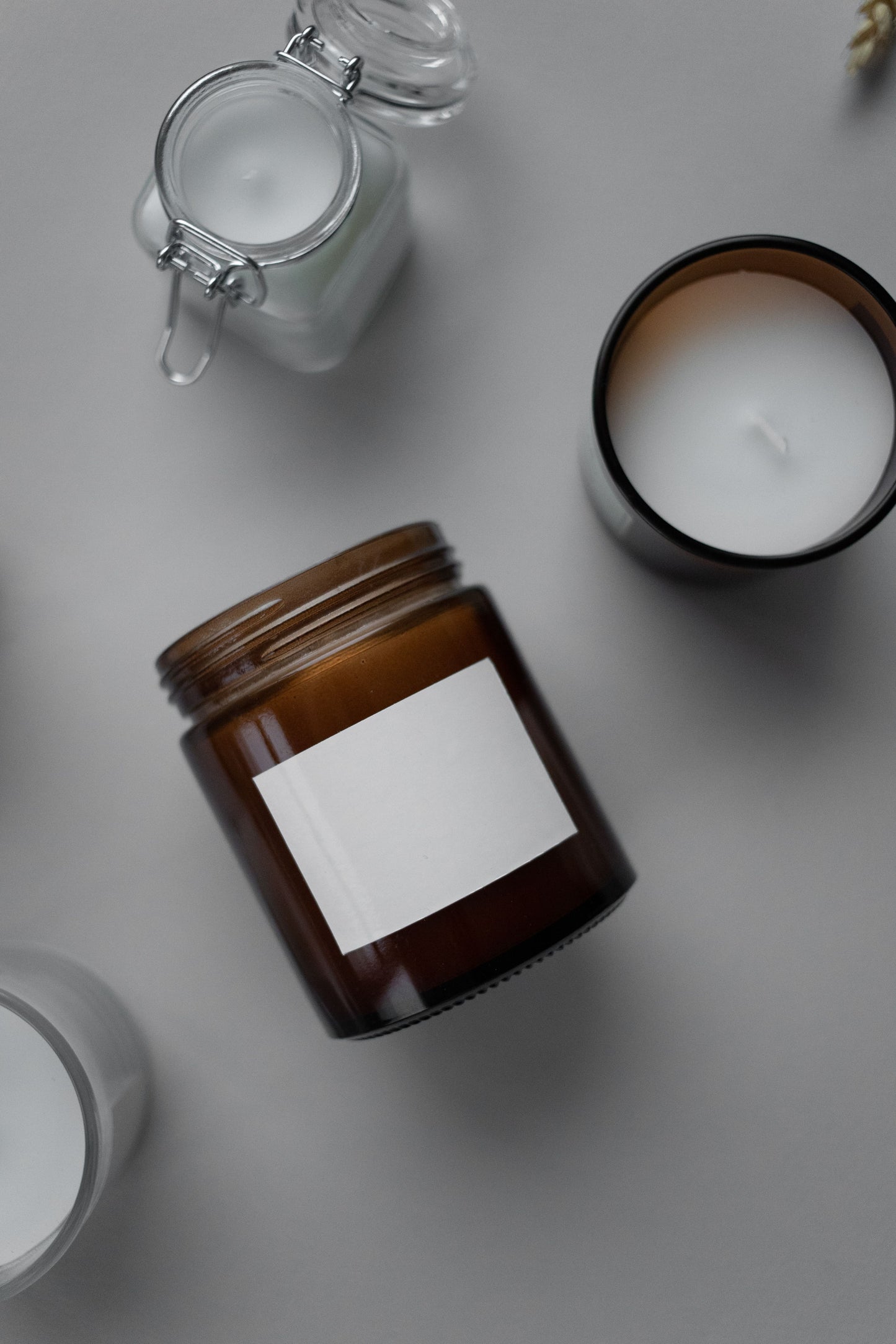 Louise Lakeside | Coconut Vanilla Scented Soy Candle